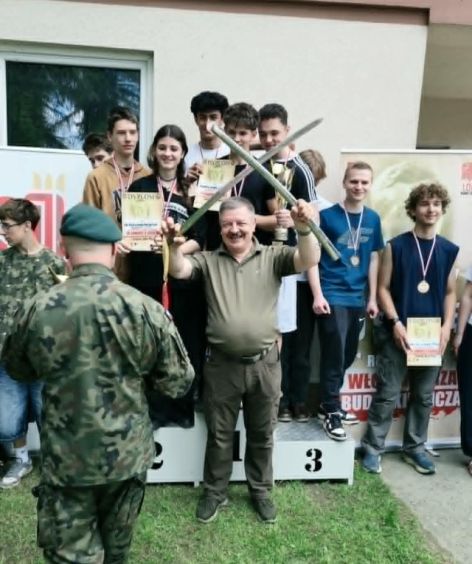 Szabla rtm. Budarkiewicza dla uczniów Zespołu Szkół im. Bohaterów Westerplatte w Jabłonce (zdjęcia)