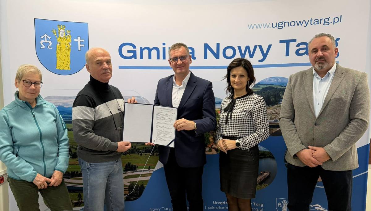 Umowy na dokumentację kanalizacji w Dursztynie, Obidowej i Klikuszowej podpisane