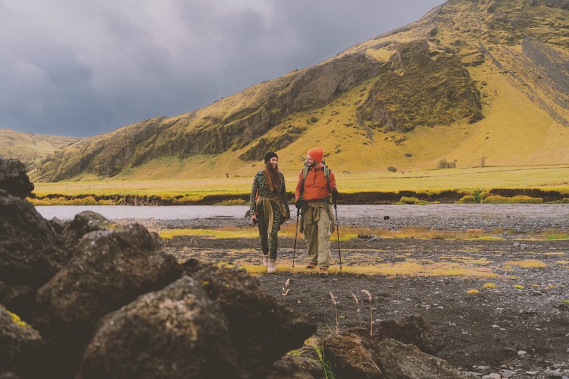 Jedna bluza na każdą okazję. Dlaczego bluza merino to dobra inwestycja na jesień i zimę? (art. sponsorowany)
