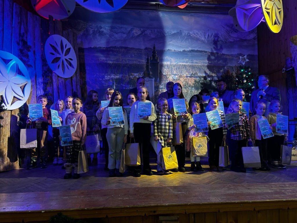 Powiatowy Konkurs Plastyczny pt: Boże Narodzenie i tradycje w moim domu (zdjęcia)