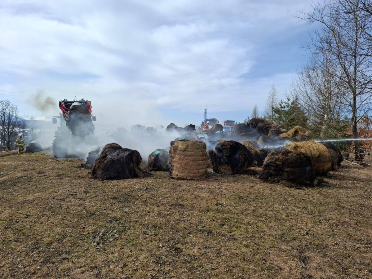 Pożar 40 bel siana