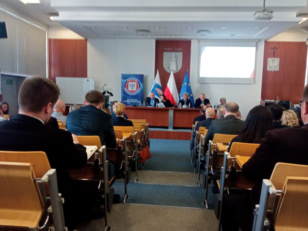 Czy wiesz, co pijesz? W powiecie niemal co trzecie badanie wody wypada fatalnie. Burmistrz Rabki o jakości w uzdrowisku