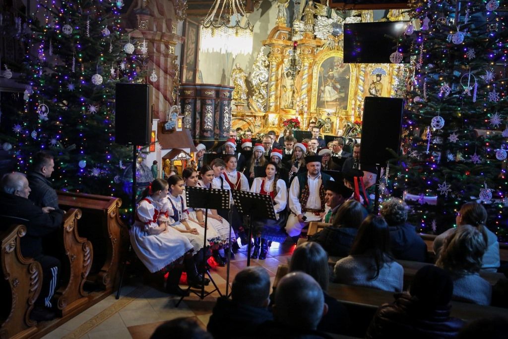 Świąteczny koncert Orkiestry Dętej i zespołu regionalnego Spiszacy (zdjęcia)