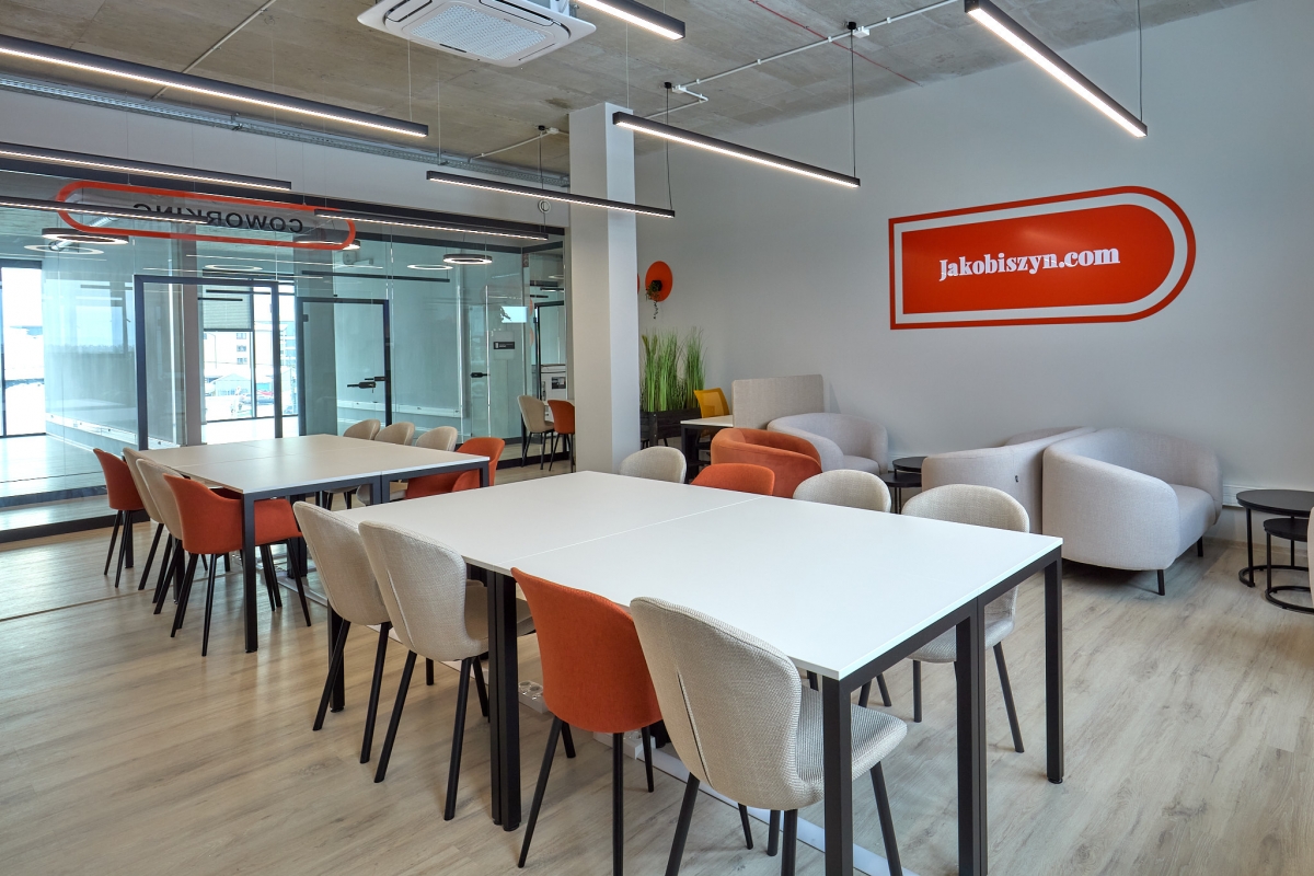 Twoja firma zasługuje na coś więcej niż domowe biuro. Odkryj nowy standard przestrzeni biznesowej w Nowym Targu! (art. sponsorowany)