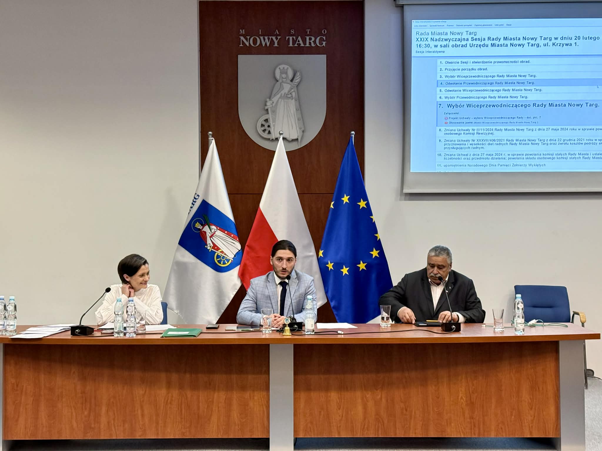 Nowy skład prezydium. Odwołany przewodniczący mówi o nieznanych mocodawcach stojących za zmianą układu sił w radzie