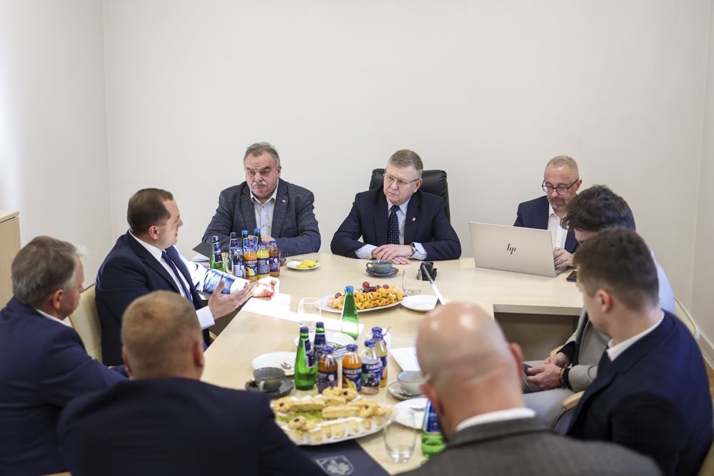 Oświadczenie w sprawie PKL po spotkaniu członków Konwentu Tatrzańskiego z wicemarszałkiem. Powołano zespół roboczy