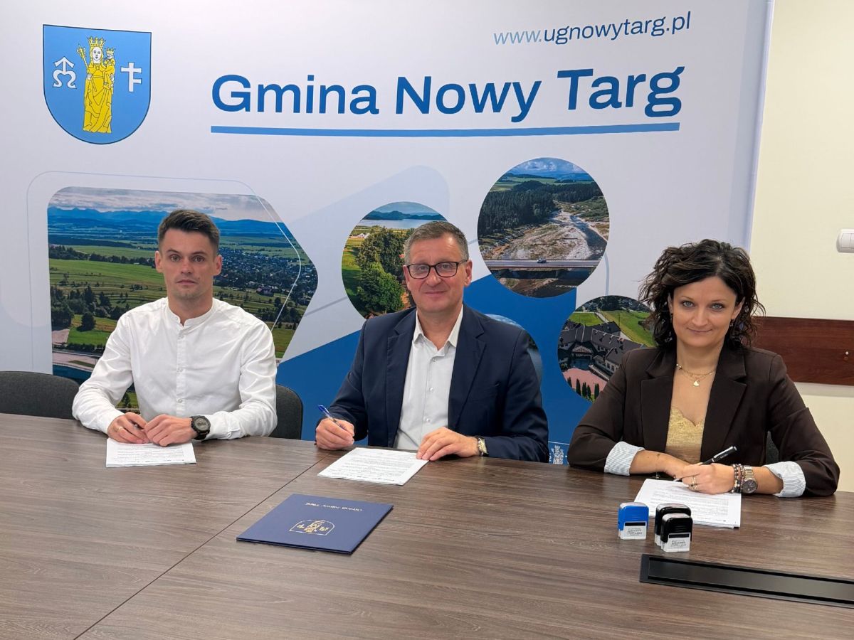 Nowe wiaty, zatoki autobusowe i perony w 16 miejscowościach. Gmina Nowy Targ podpisała umowę za 1,9 mln zł