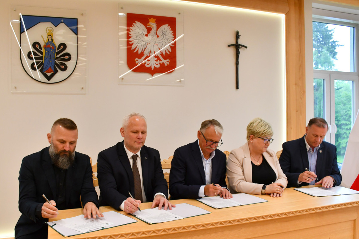 Podpisanie umowy na budowę kompleksu oświatowo-warsztatowego dla Zespołu Szkół Budowlanych w Zakopanem