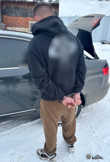 Straż Graniczna zatrzymała Słowaka poszukiwanego listem gończym. Niebezpieczna zawartość bagażnika