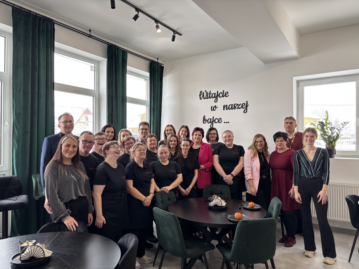 Kierunek Cafe - kolejna kawiarnia w Lipnicy Wielkiej, do której nie sposób nie zajrzeć